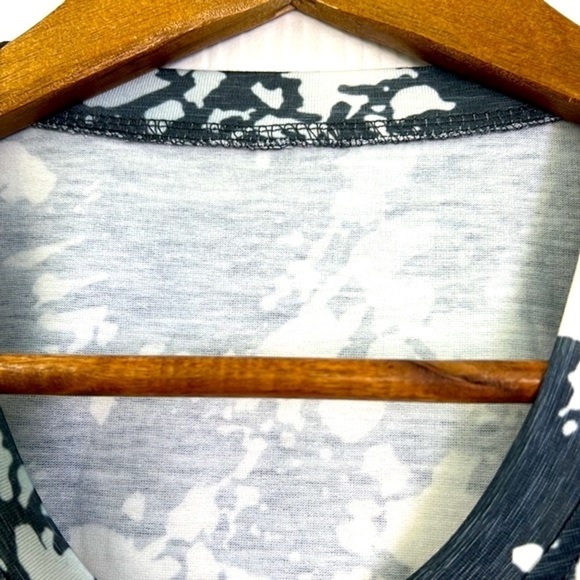 Gildan - Morgan Wallen Cowboy Steer Skull Leppard Bleach T Shirt Size Medium - Picture 8 of 10